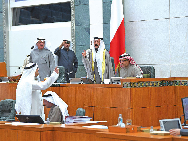 رئيس مجلس الأمة مرزوق الغانم والنائب محمد المطير في مشادة كلامية