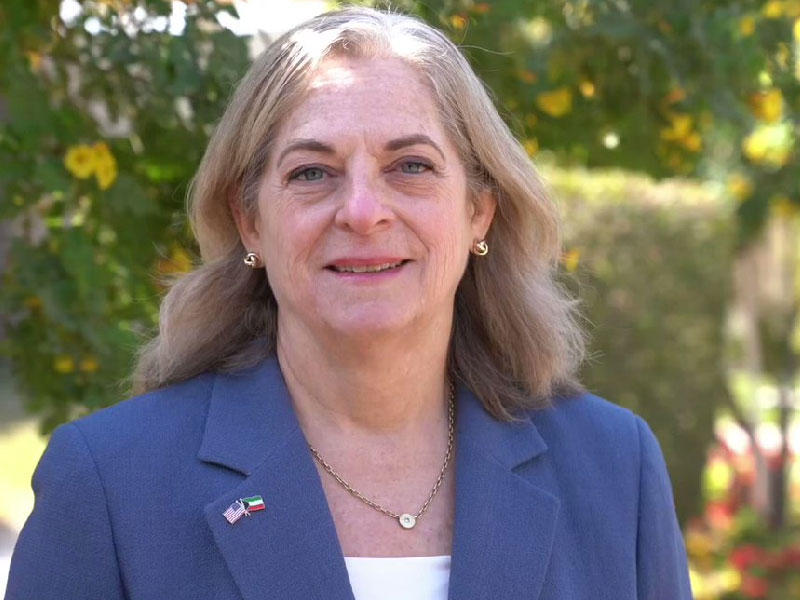  السفيرة الأميركية لدى الكويت ألينا رومانوسكي