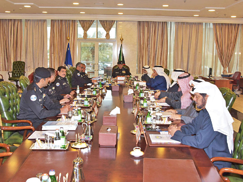 وكيل وزارة الداخلية الفريق عصام النهام مترئسا اجتماع مجلس أكاديمية سعد العبدالله للعلوم الأمنية