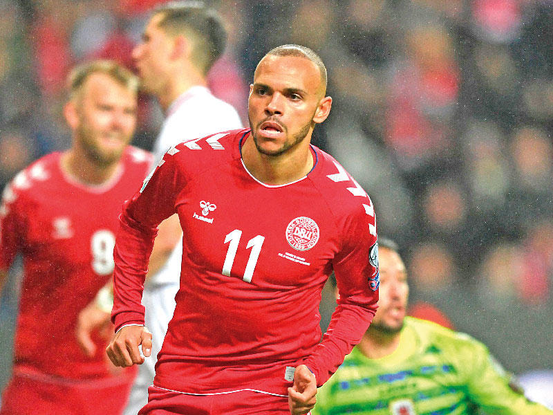 المهاجم الدنماركي الدولي مارتن برايثوايت