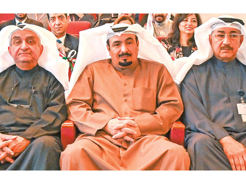 الجلوي ومال الله والخزيم خلال أفتتاح البرنامج