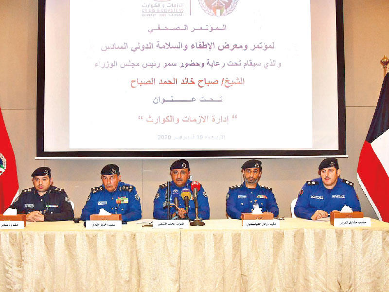 الشطي والعميد الأمير والفرس خلال المؤتمر الصحافي 