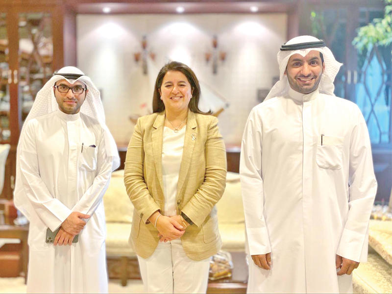 وزير الأشغال العامة وزير الدولة لشؤون الإسكان د. رنا الفارس متوسطة العجمي وبهبهاني 