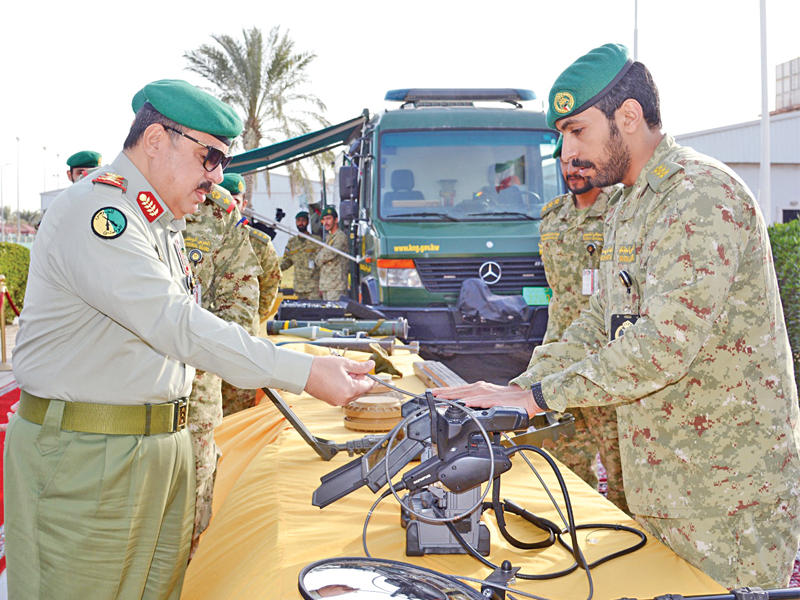 وكيل الحرس الوطني الفريق الركن م. هاشم الرفاعي متفقدا اجهزة التفتيش