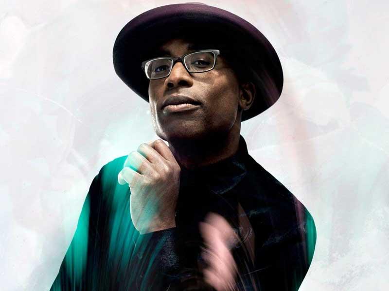 العازف البريطاني ألكسيس فرنش