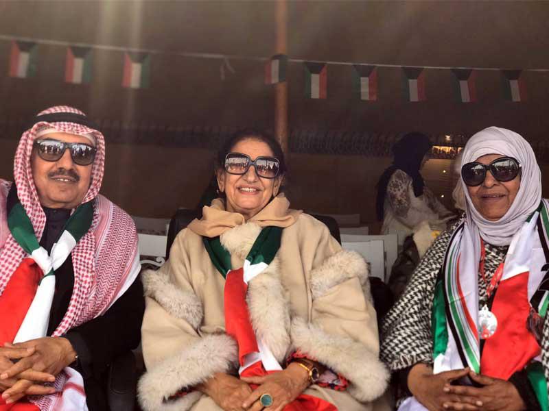 رئيسة رابطة الادباء حصة البالول و الشيخة شيخة العبد الله  والرئيس الفخري جابر عيد خلال احتفالية في حب الكويت