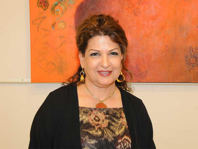 الفنانة التشكيلية شيخة سنان 