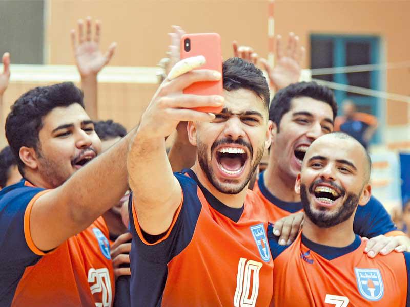 لاعبو كاظمة في لقاء سابق