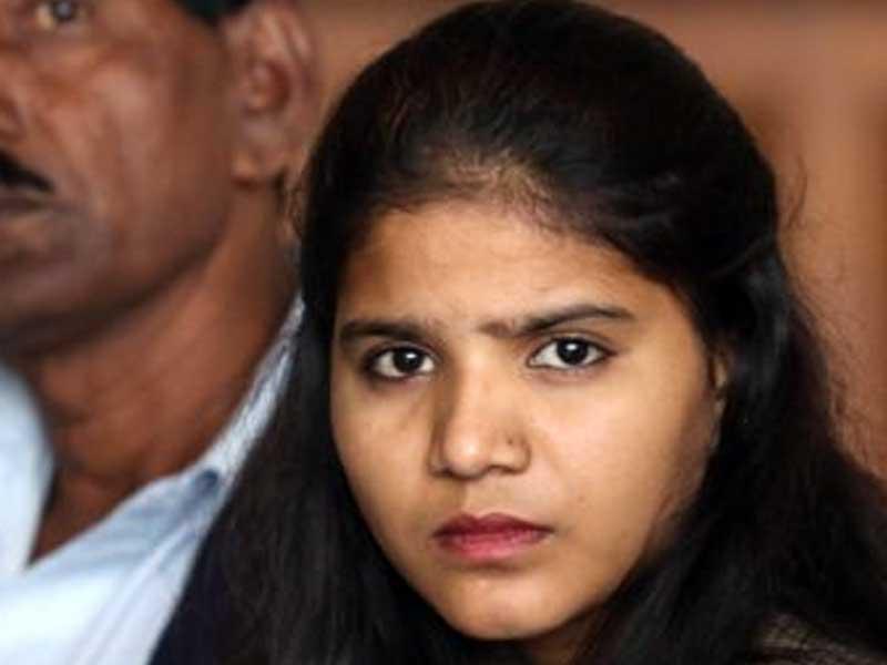 الشابة الباكستانية المسيحية آسيا بيبي