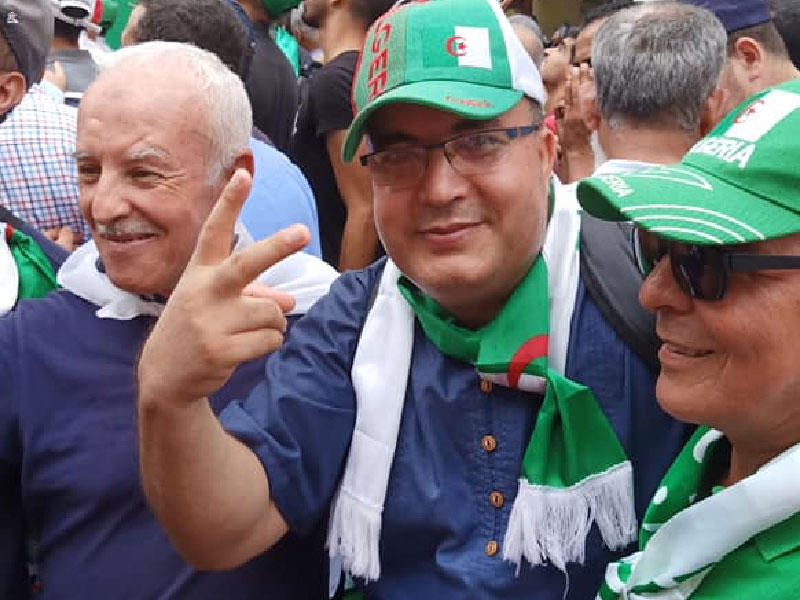 الصحافي والسياسي الجزائري المعارض فضيل بومالة