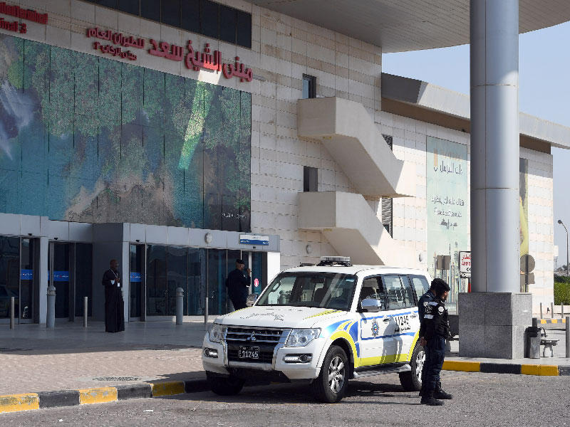 فحص القادمين من ايران بعد تفشي مرض كورونا الجديد، مبنى مطار الشيخ سعد