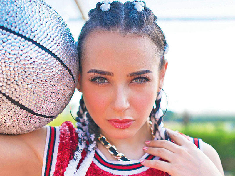 الفنانة المصرية ساندي 