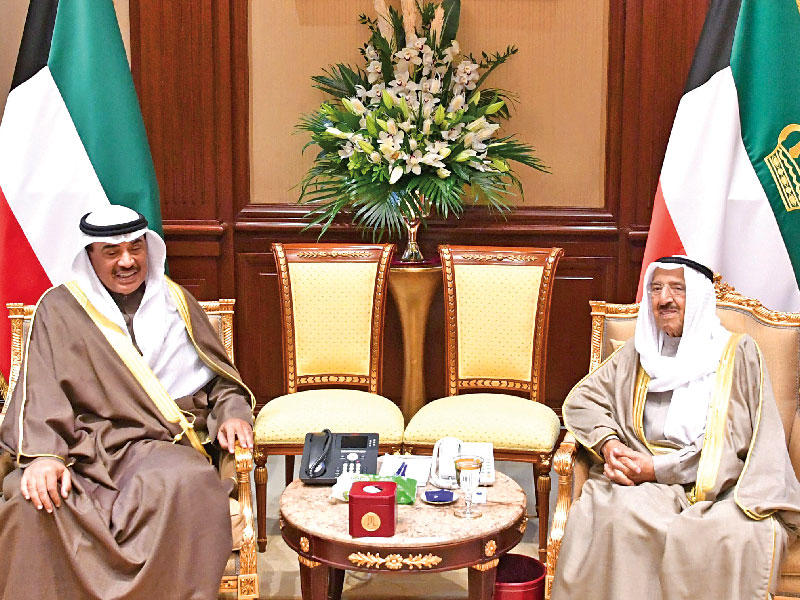 الأمير يستقبل رئيس مجلس الوزراء أمس