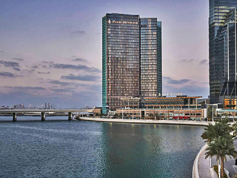 فندقان يسمحان بمغادرة بعض النزلاء في أبوظبي