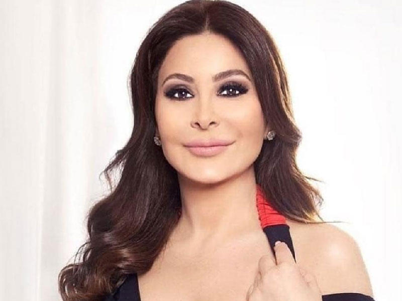 الفنانة إليسا