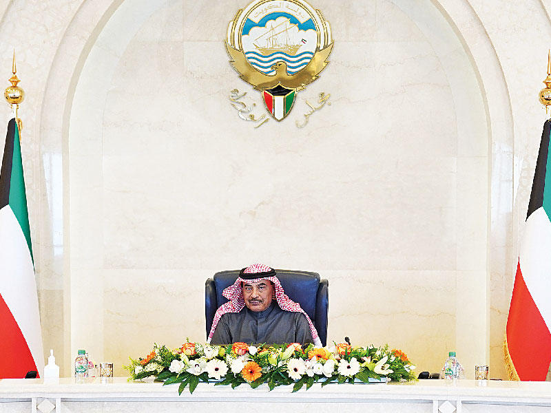 رئيس مجلس الوزراء سمو الشيخ صباح الخالد مترئساً اجتماع مجلس الوزراء أمس