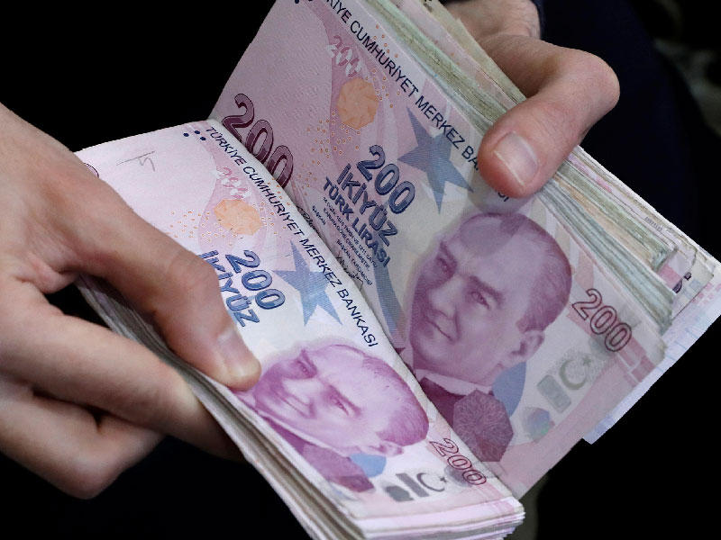 الليرة التركية تواصل انخفاضها بعد بيانات التضخم