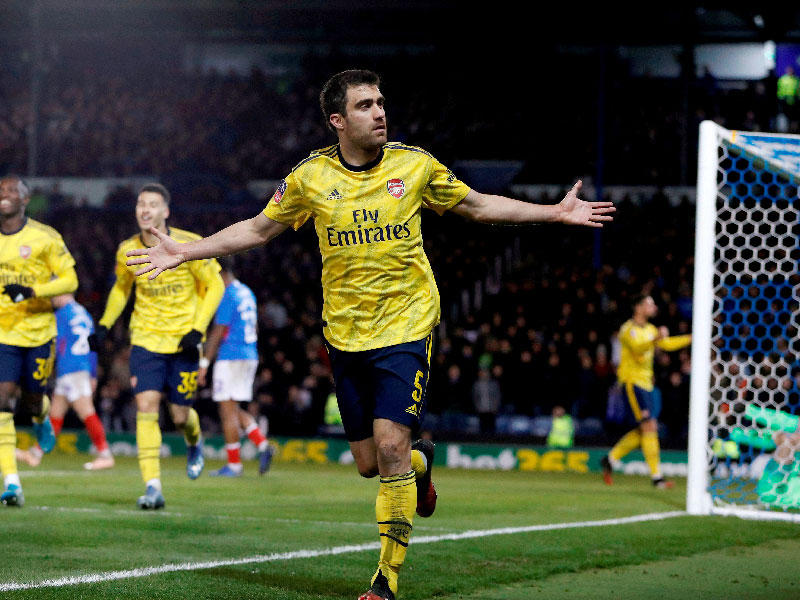 سقراطس يحتفل بهدفه في مرمى بورتسموث