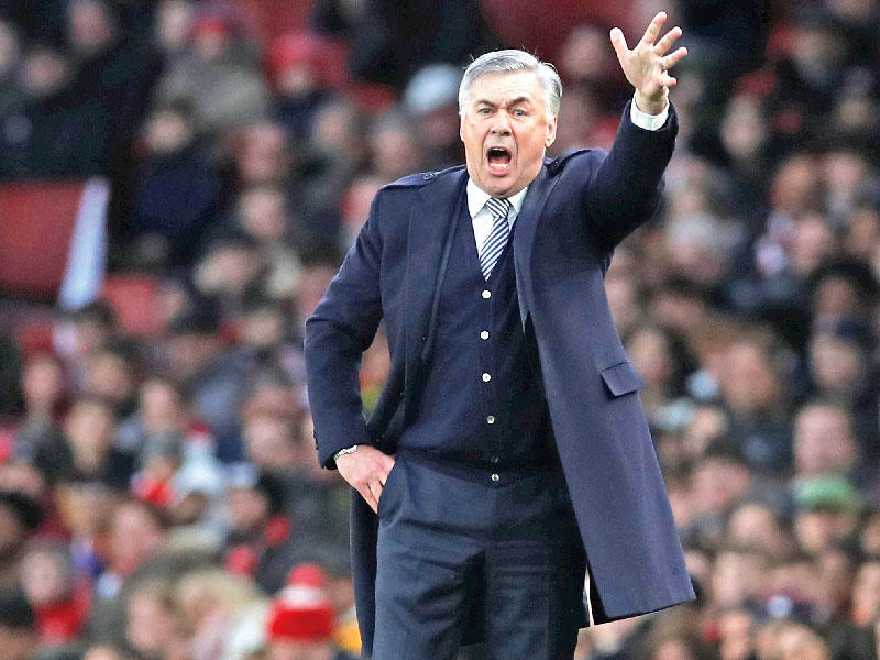 المدير الفني لإيفرتون كارلو انشيلوتي 