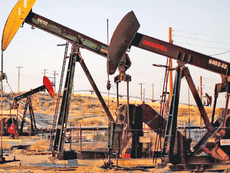 النفط الخام يواصل مكاسبه مع جهود احتواء آثار كورونا