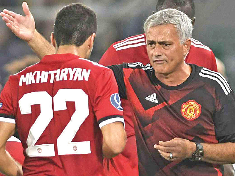 صورة ارشيفية لمخيتاريان ومورينيو