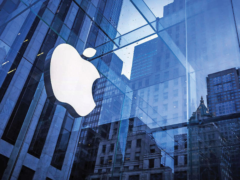 «آبل» تعوض مالكي آيفون 6 و7 لإبطائها الجهازين