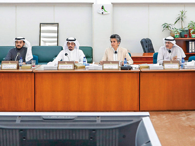لجنة الشؤون المالية والاقتصادية البرلمانية في اجتماعها أمس