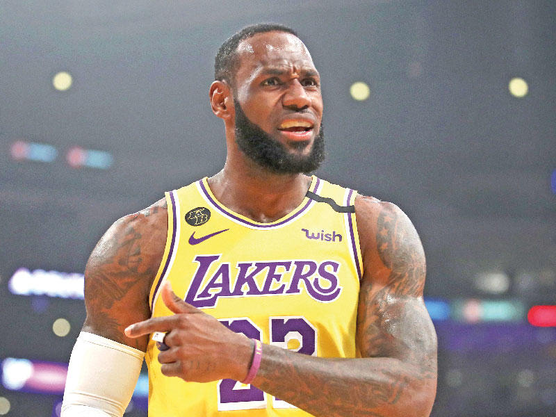 ليبرون جيمس نجم ليكرز