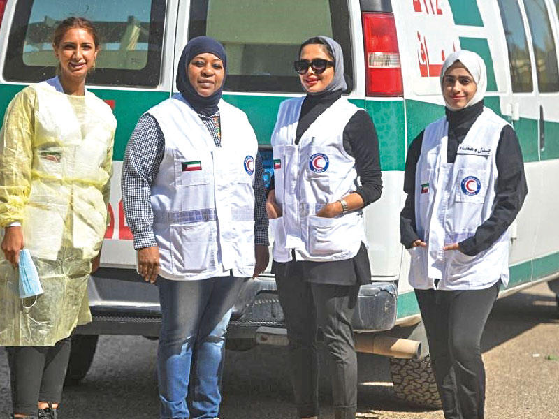 متطوعات في جمعية الهلال الأحمر 