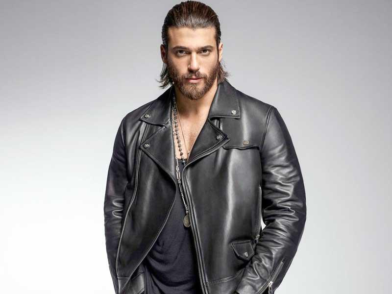 الممثل التركي ​جان يامان