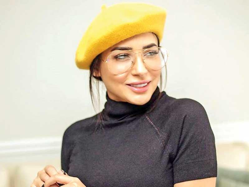 الفنانة ساندي