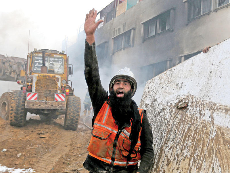 وفاة 9 وإصابة 50 بحريق ضخم في غزة