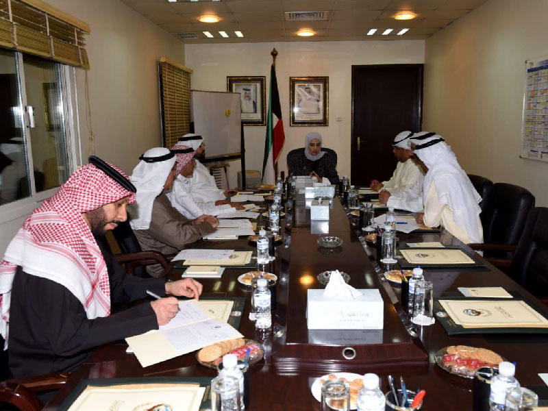 العقيل خلال الاجتماع أمس الأول