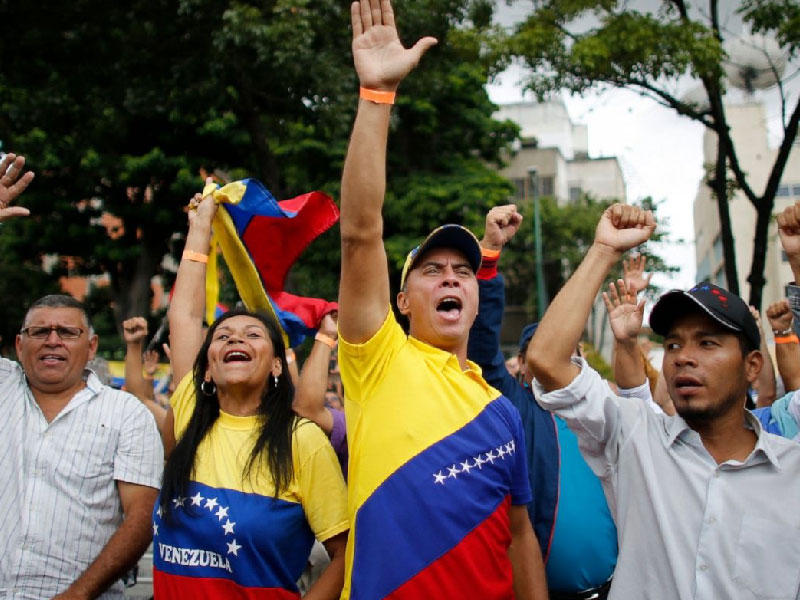 المعارضة الفنزويلية تنتقد دعوة مادورو للإنجاب