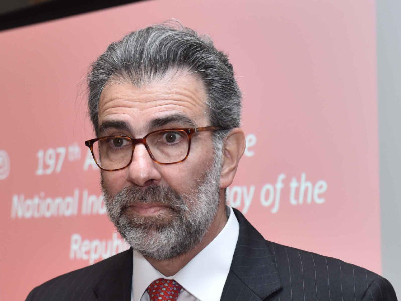  سفير بيرو لدى الكويت فرانسيسكو ريفارولا