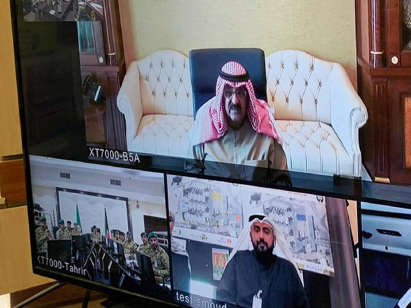  نائب رئيس الحرس الوطني الشيخ مشعل الأحمد خلال الاتصال المرئي