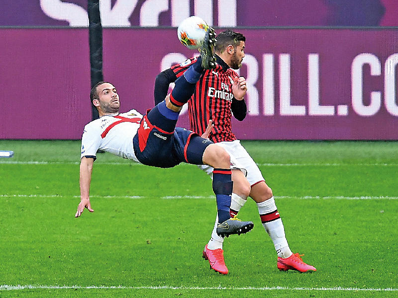 جانب من مباراة جنوى وميلان