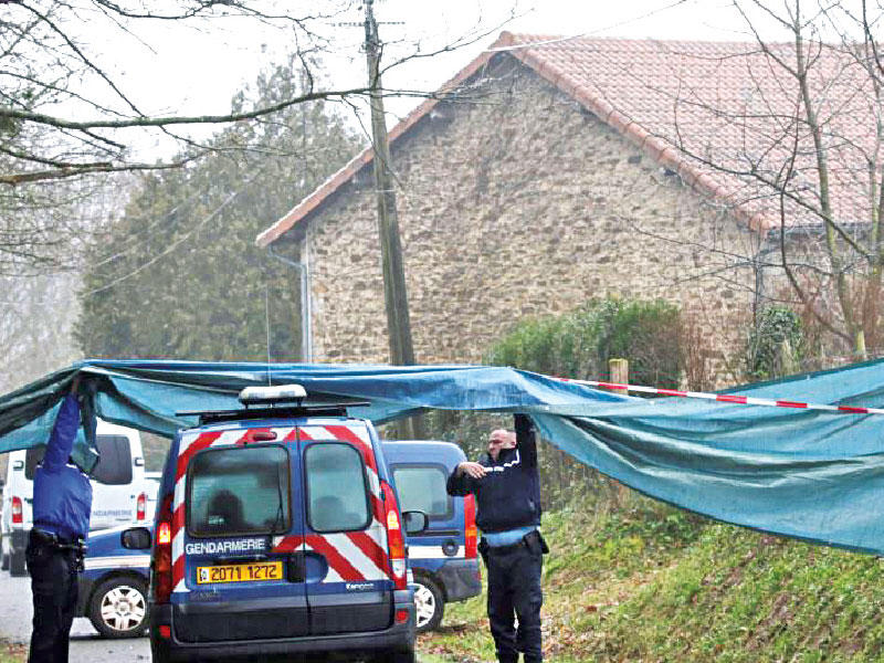 إصابة بهجوم على مسجد في باريس 