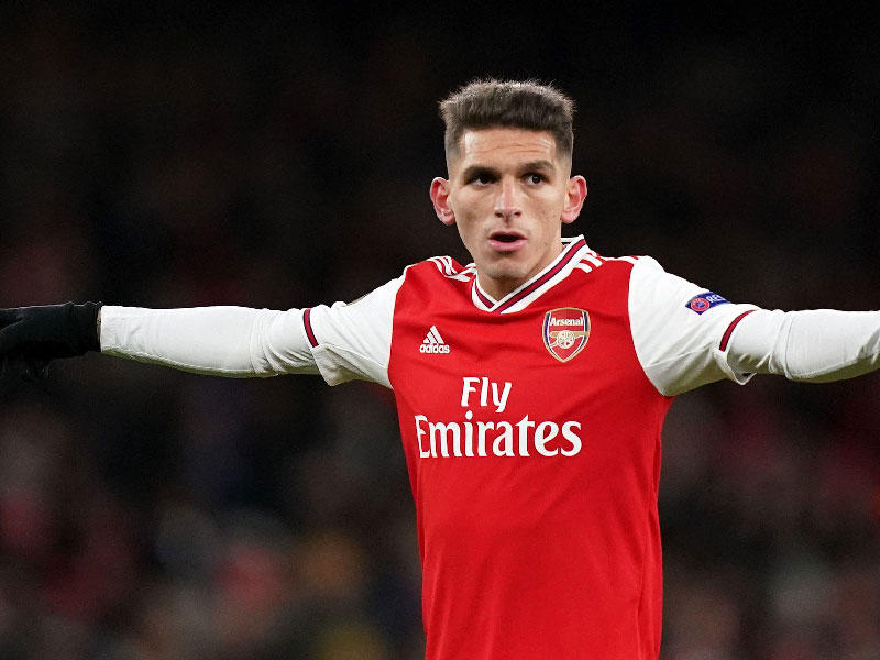 لاعب نادي ارسنال  لوكاس توريرا 