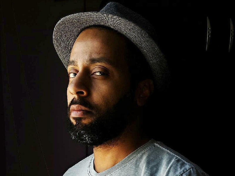 النحات صالح العماني