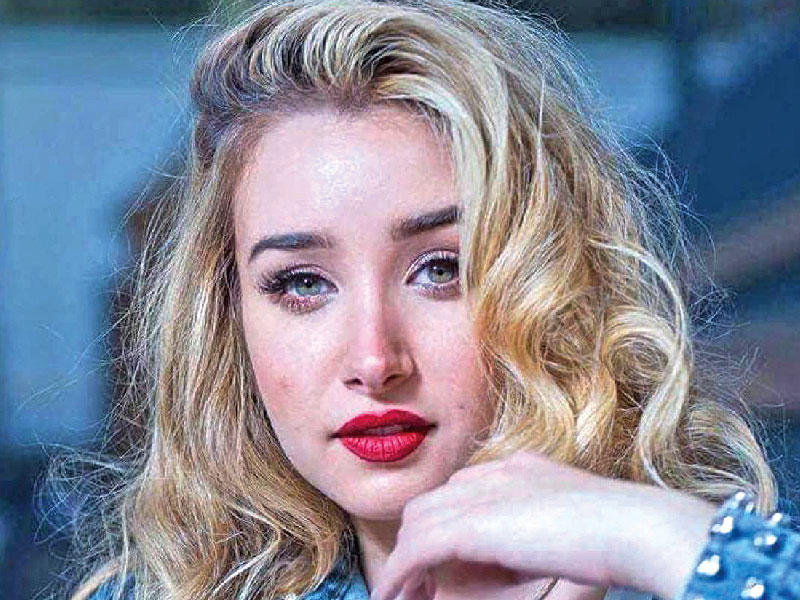 الفنانة هنا الزاهد