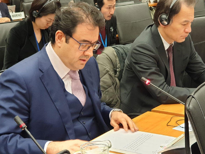 السفير صادق معرفي أثناء المؤتمر