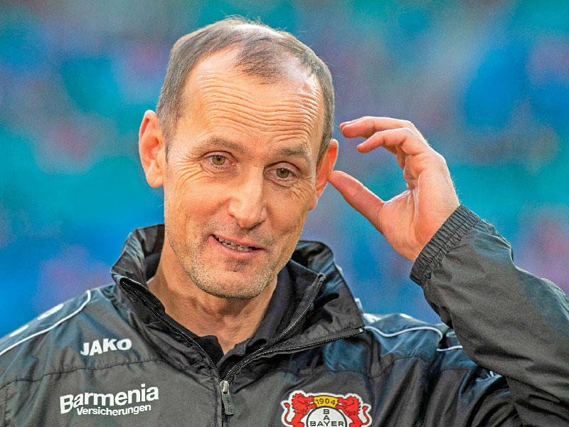 المدير الفني الجديد لنادي أوغسبورغ الألماني هايكو هيرليتش