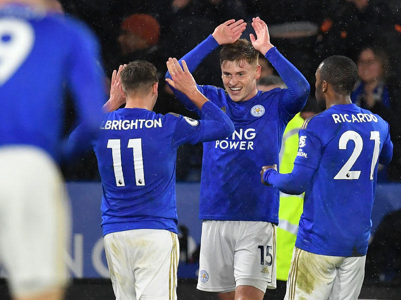 لاعبو ليستر سيتي يحتفلون بهدفهم في مباراة سابقة