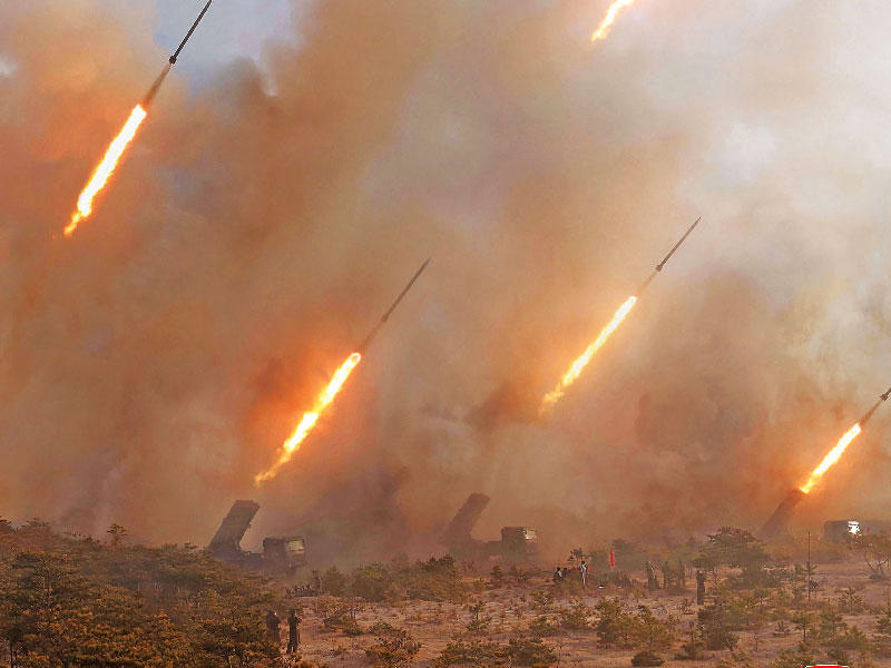 المناورة مدفعية