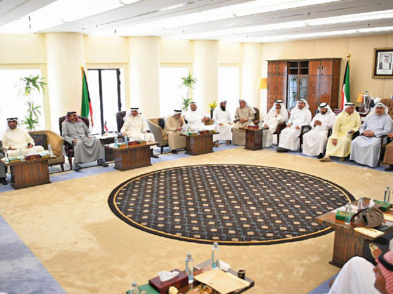 اجتماع السلطتين في مكتب المجلس أمس الأول