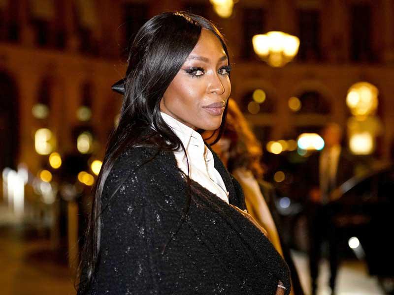 عارضة الأزياء البريطانية ​ناعومي كامبل 