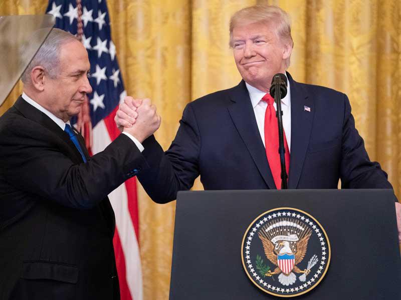 لحظة إعلان صفقة القرنn