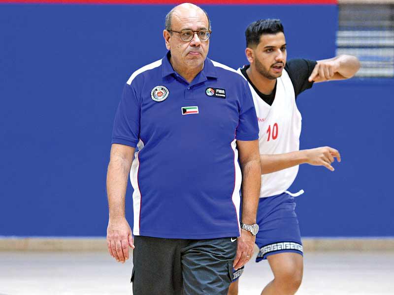 المدير الفني لمنتخبنا الوطني الأول لكرة السلة  التونسي عادل التلاتلي 