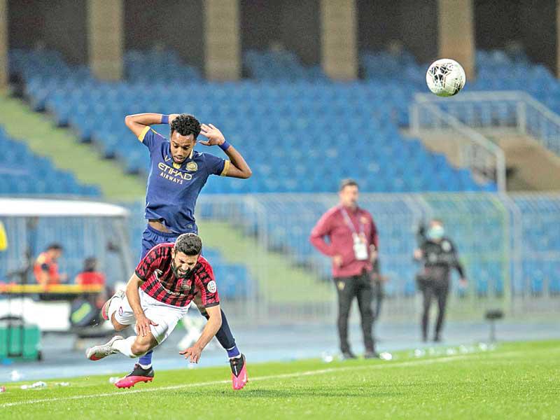 جانب من مباراة النصر والرائد